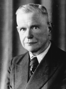 Im Mai 1946 wurde Dr. Cuno Raabe (1888-1971), der im Widerstand gegen das NS-Regime gestanden hatte, zum Oberbürgermeister von Fulda gewählt.